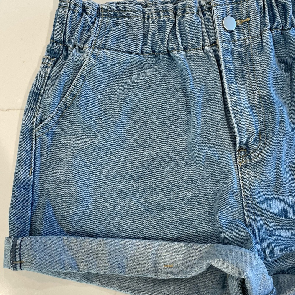 Cute embroidered shorts - Picture 2 of 4
